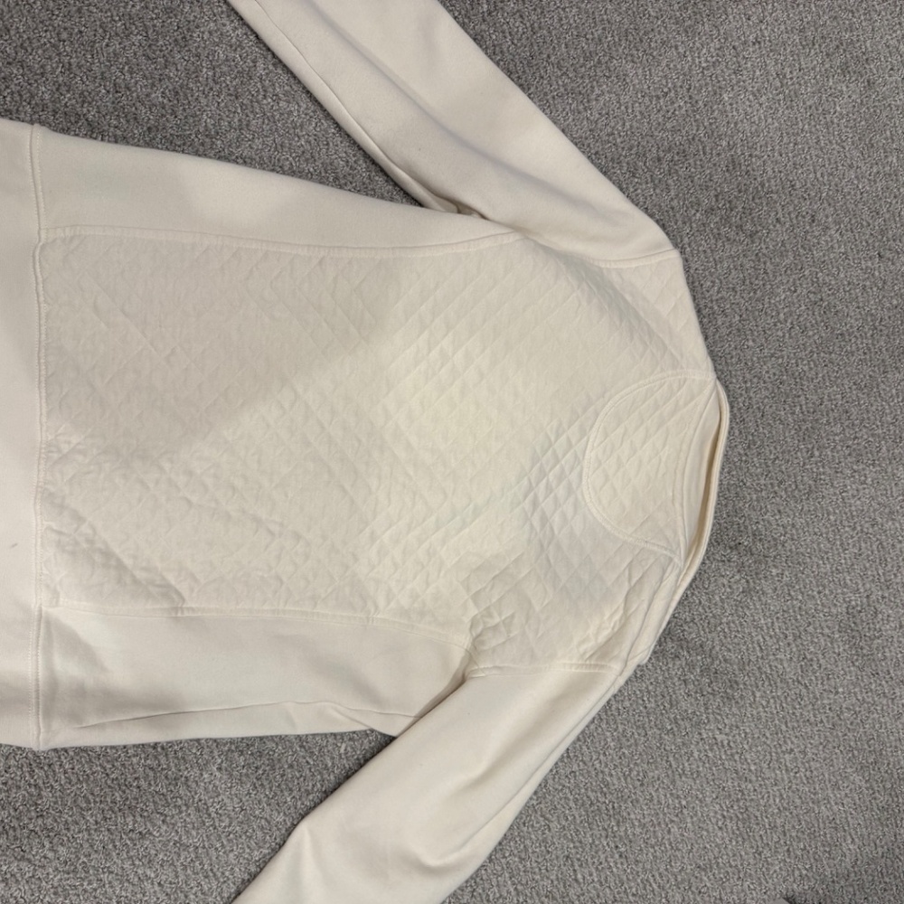 LL Bean Women’s Quilted Full Zip Sweatshirt in Cream - Picture 4 of 5